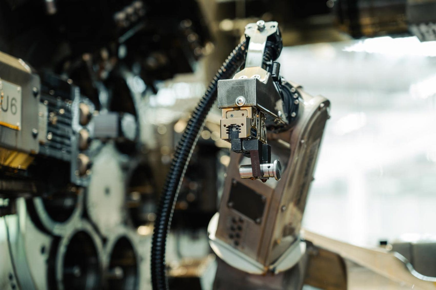 Automatic Turning: Technologies for Efficiency and Precision