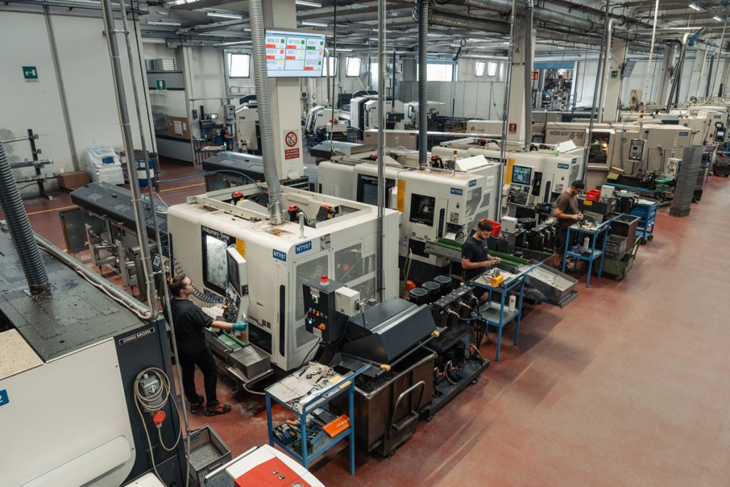 Sarbo contract turning services department with CNC and multi spindle lathes in production